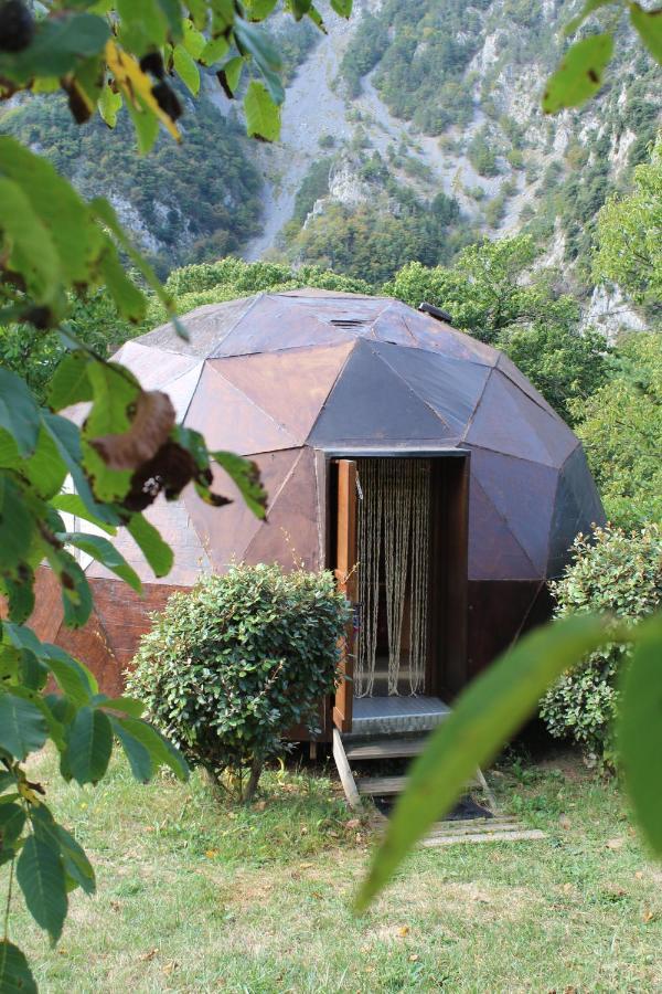 Igloowood Hotel Roquebilliere Bagian luar foto
